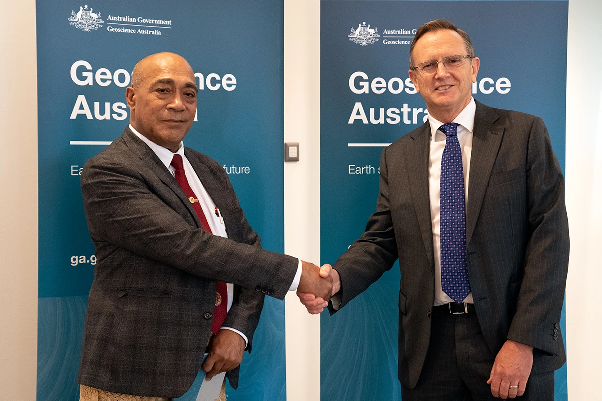 Lord Tu’i’afitu meeting with Geoscience Australia’s Dr James Johnson.